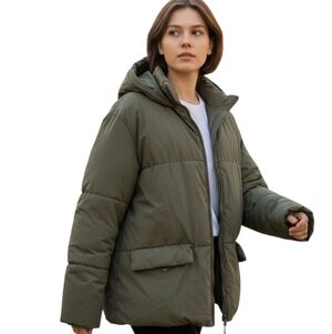 ASOS Design Olive Green Puffer Jacket. Medium.